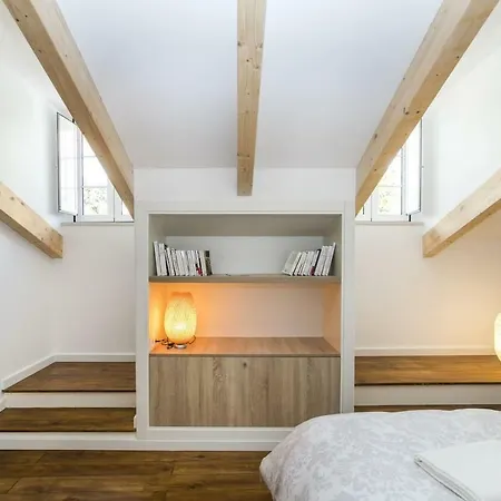 Duplex In The Heart Of Alfama شقة